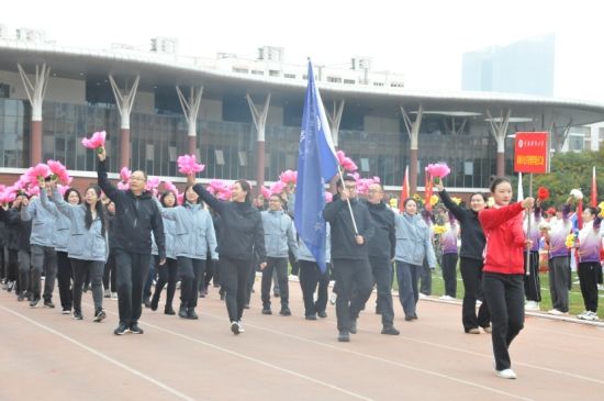 十大买球官方网站第40届运动会教职工风采组图（一）