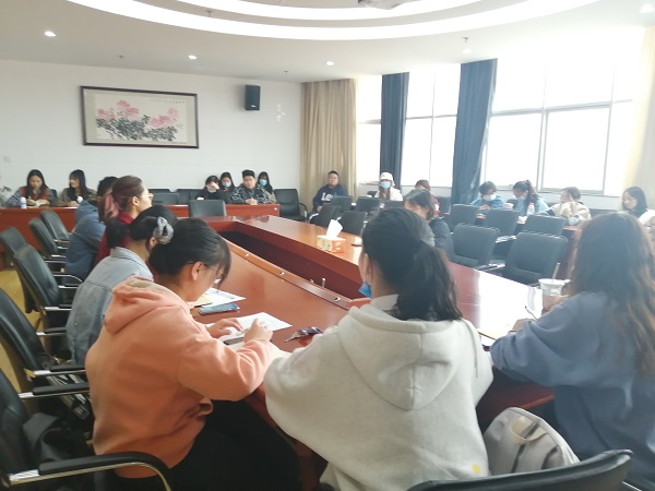 190304财政与公共管理学院召开3月份团支书例会照片2.jpg